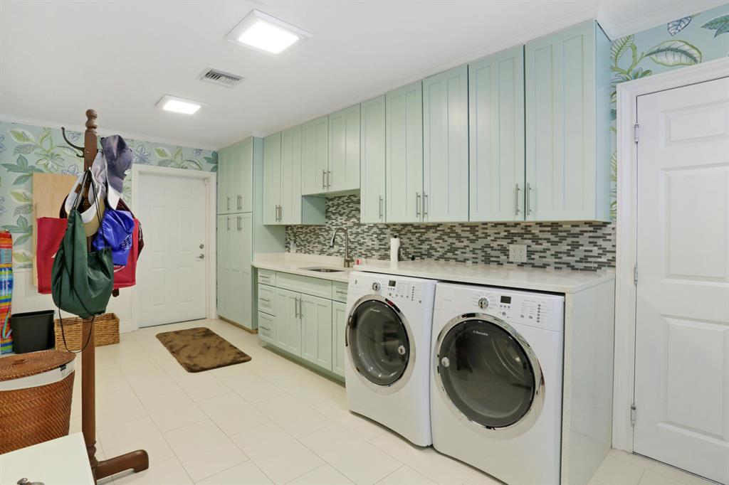 S/D OF 10-44-43, GOV LTS - Residential