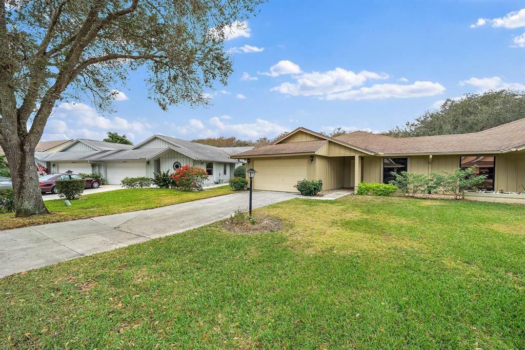 Photo of 13012 SE Crooked Stick Lane SE, Hobe Sound, FL 33455 (MLS # R10689792)