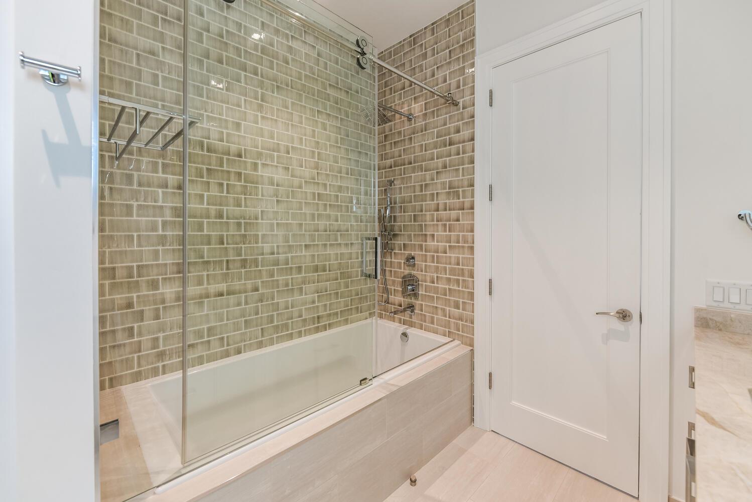 GOLDEN HARBOUR - Residential