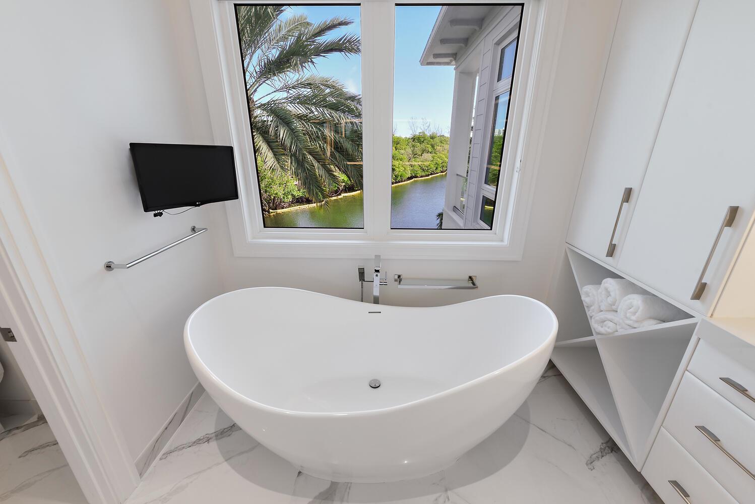 GOLDEN HARBOUR - Residential