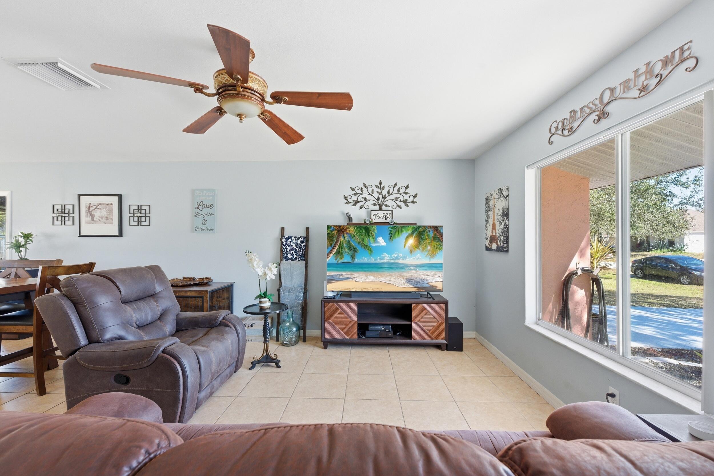 1802 SE Carvalho Street, Port St Lucie, FL, 34983/$315,000 2 1802 SE Carvalho Street