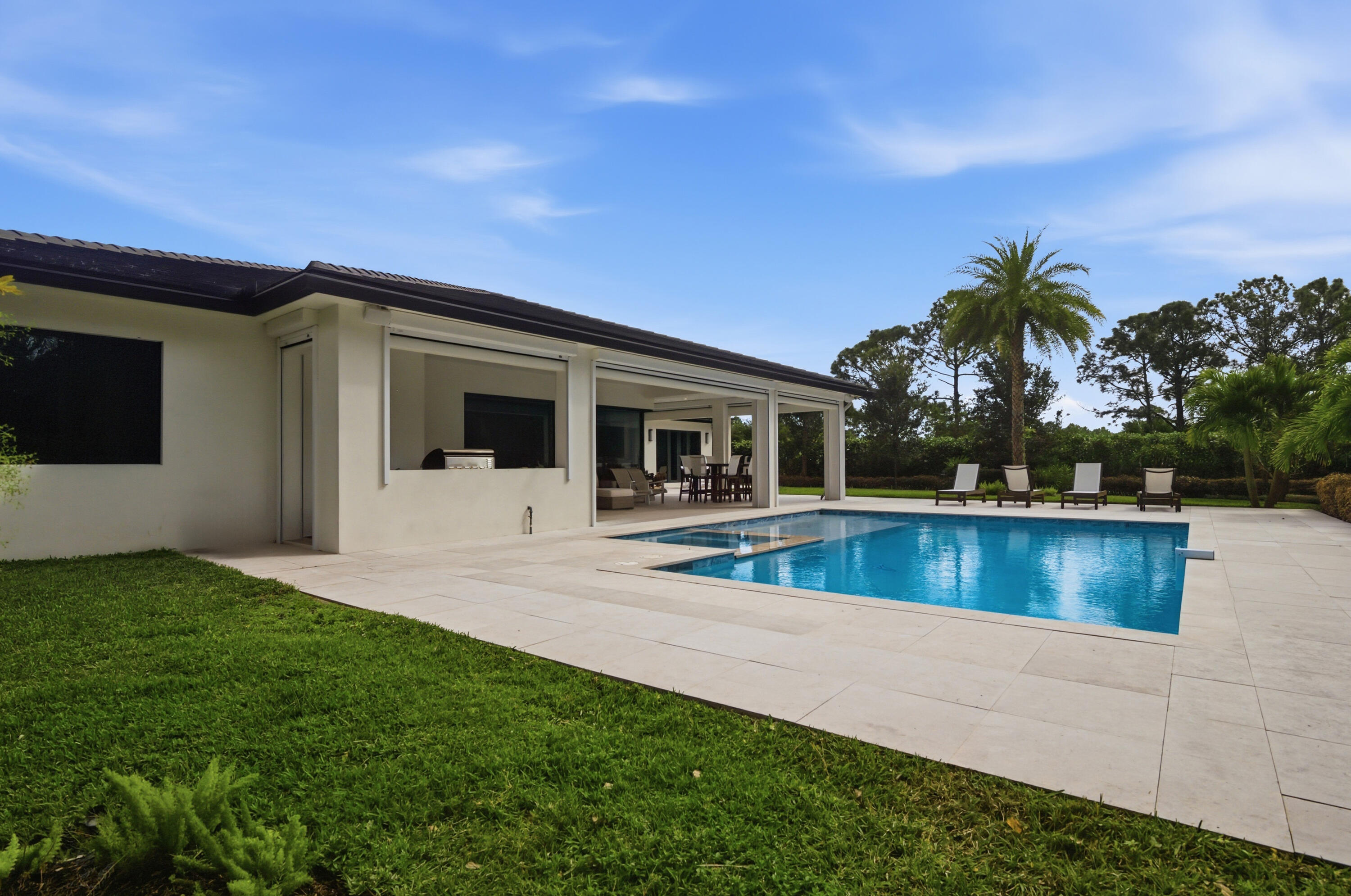 MEDALIST CLUB - Residential