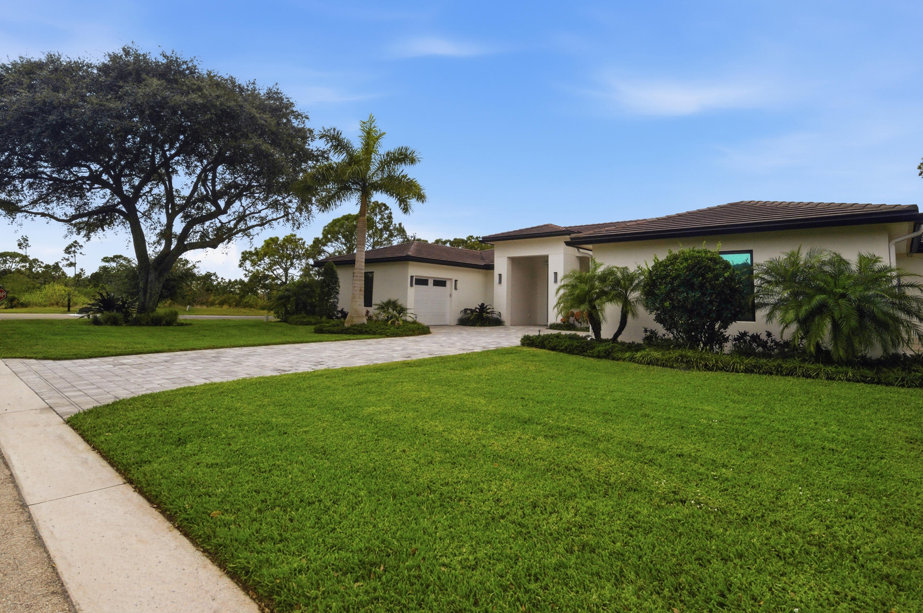 MEDALIST CLUB - Residential