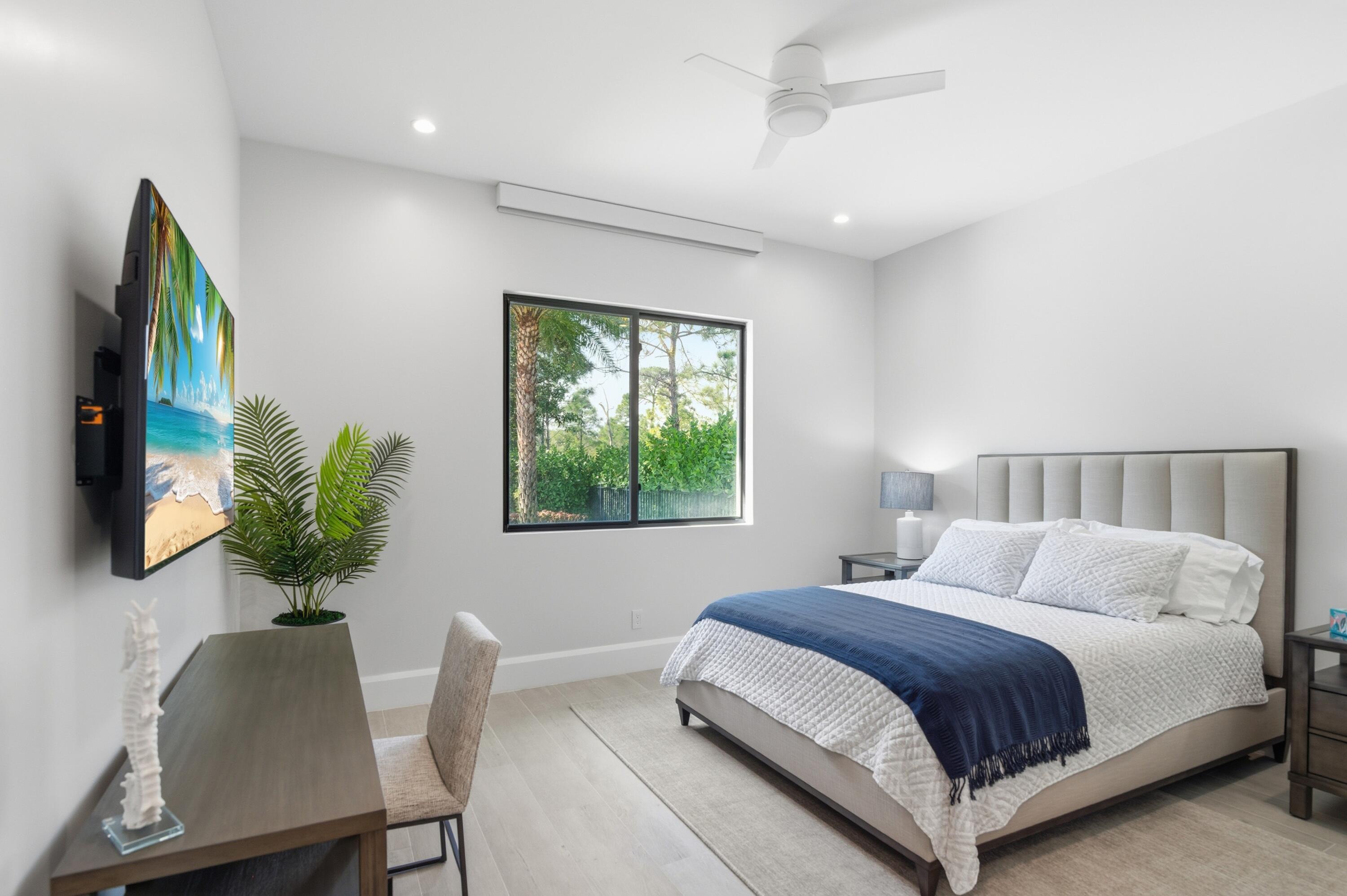 10200 SE Sandpine Lane