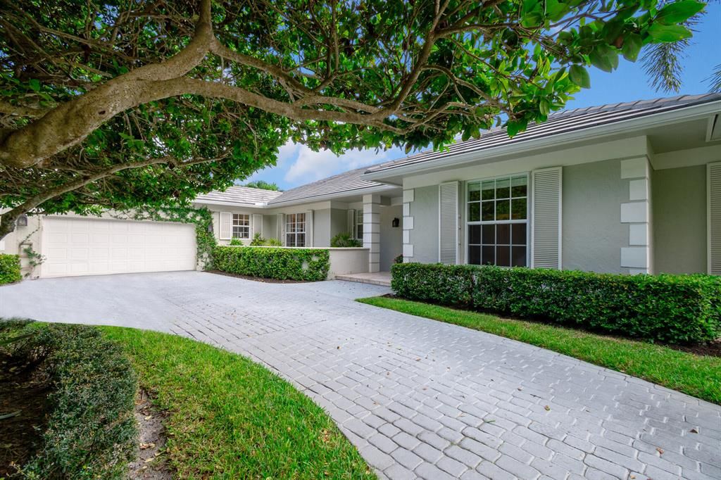 Photo of 18480 SE Heritage Oaks Drive, Tequesta, FL 33469 (MLS # R10748377)