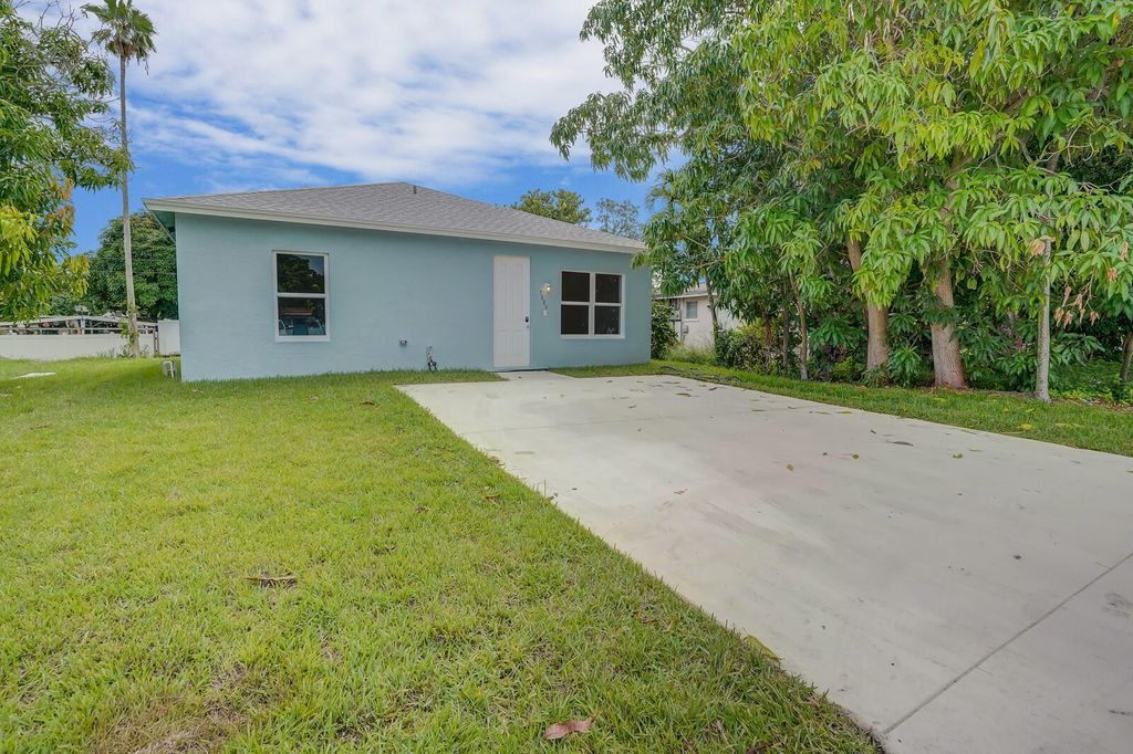 Photo of 7880 Griswold Street, Lantana, FL 33462 (MLS # F10526018)