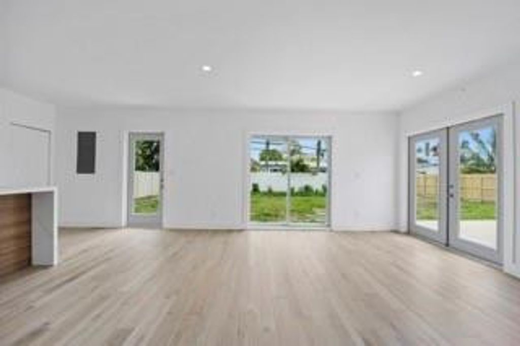 Photo of 4826 NE 17th Terrace, Oakland Park, FL 33334 (MLS # B26023236)