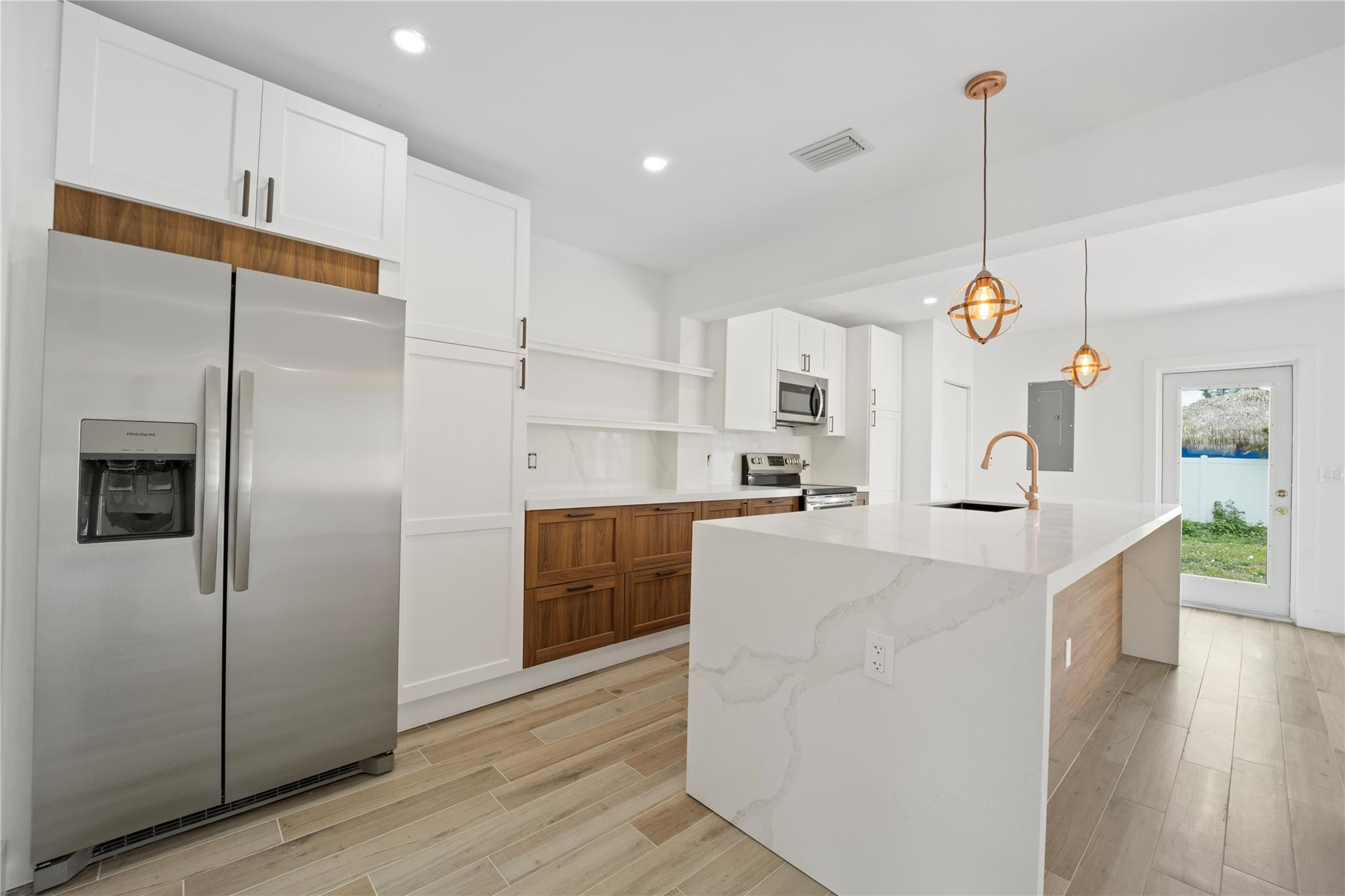 FLORANADA RIDGE SEC - Residential