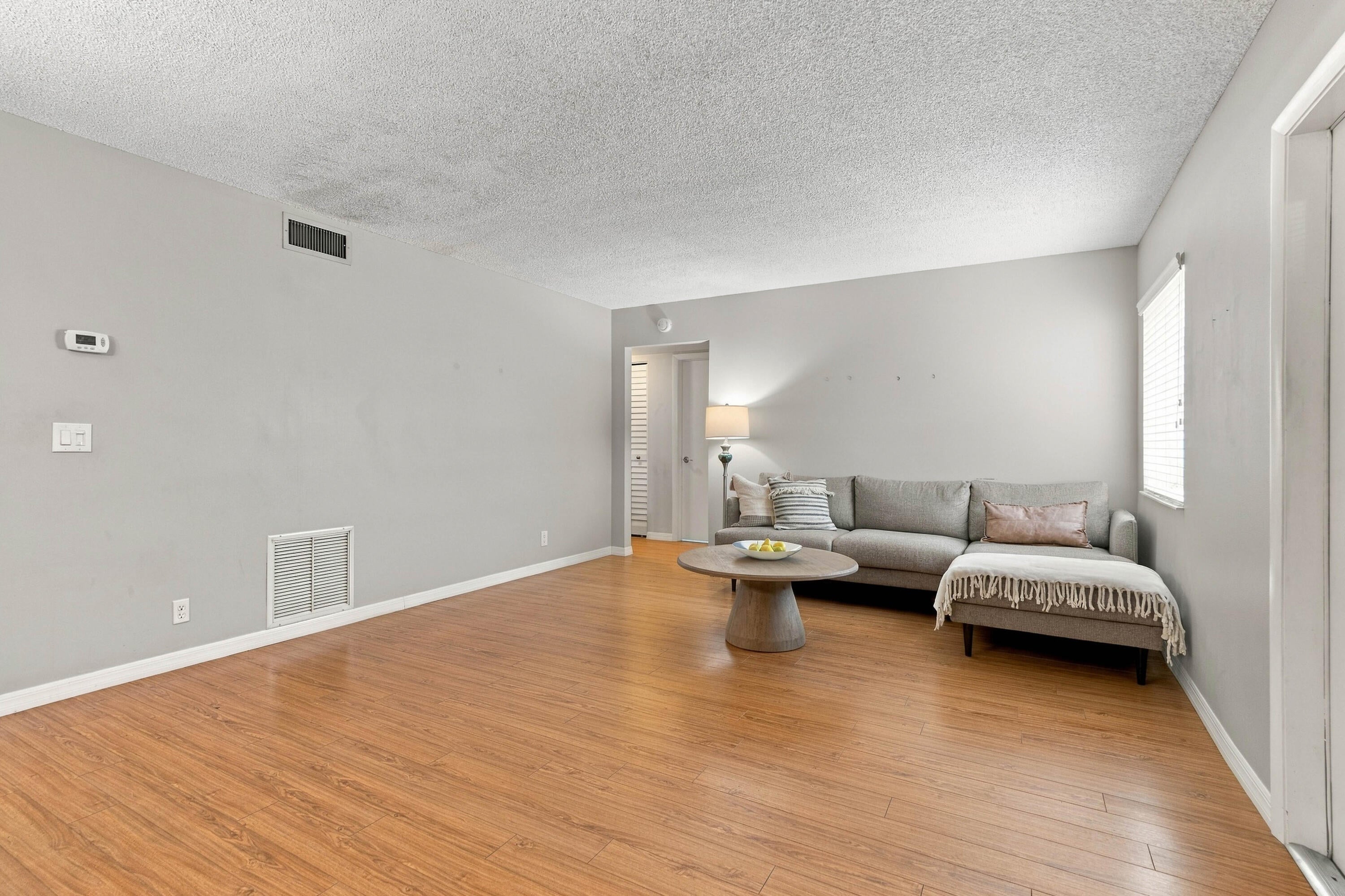 Properties 308 KNOTTY PINE Circle D-1