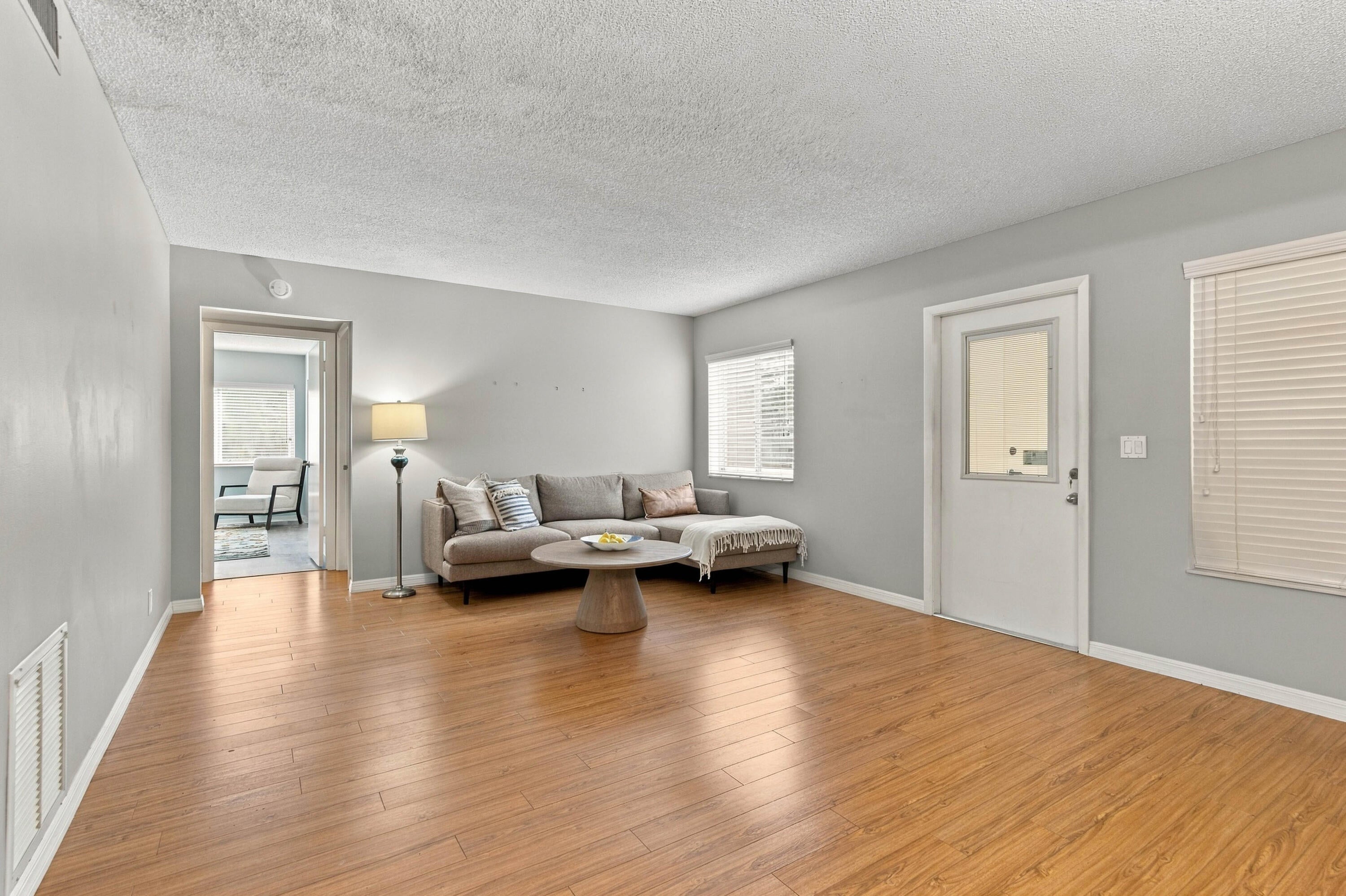 Properties 308 KNOTTY PINE Circle D-1