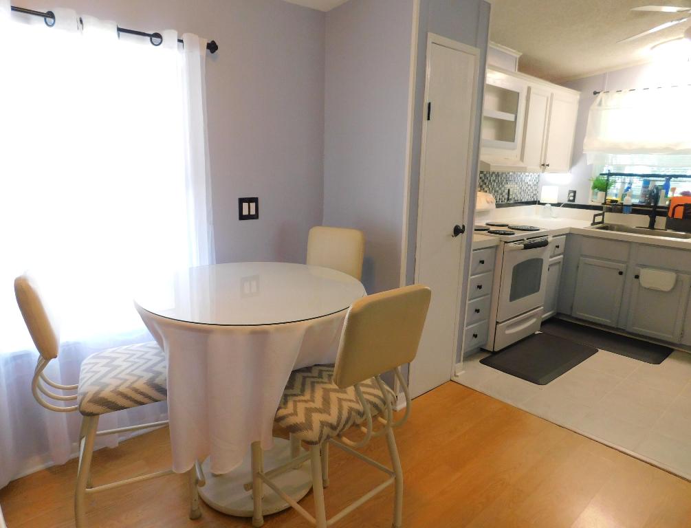 TROPICAL ISLES - Residential