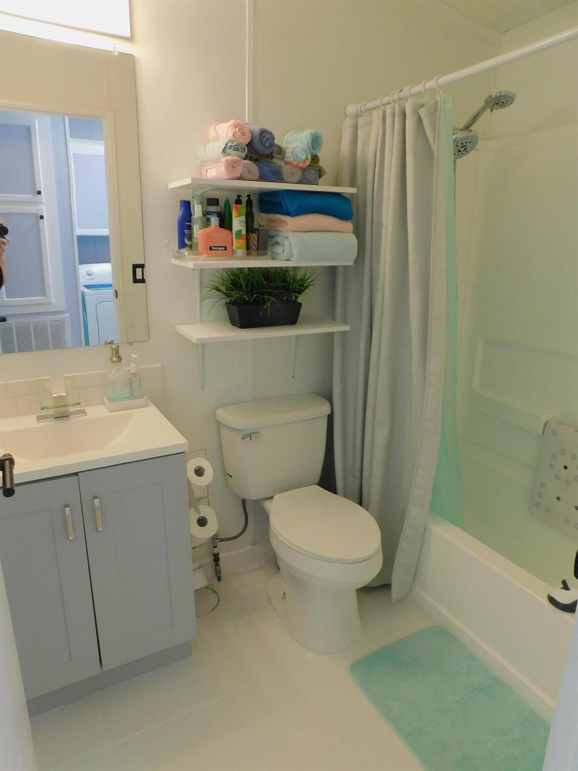 TROPICAL ISLES - Residential