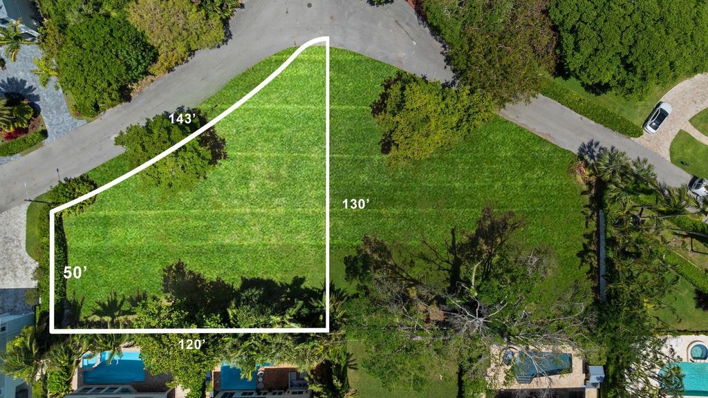 Photo of 800 W Fern Drive, Boca Raton, FL 33432 (MLS # R11063430)