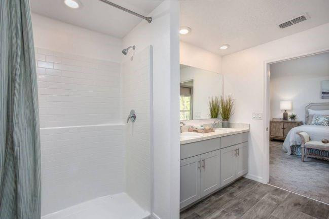VERO LAKE ESTATES UNIT H-1 - Residential