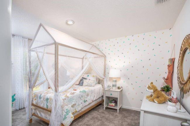 VERO LAKE ESTATES UNIT H-1 - Residential