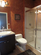 THOROUGHBRED LAKE EST 1 - Residential