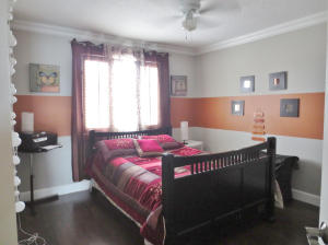 THOROUGHBRED LAKE EST 1 - Residential