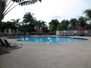 THOROUGHBRED LAKE EST 1 - Residential