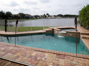 THOROUGHBRED LAKE EST 1 - Residential