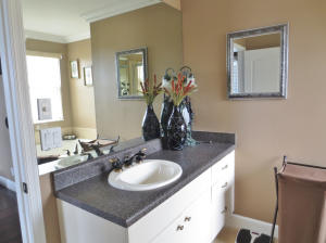 THOROUGHBRED LAKE EST 1 - Residential