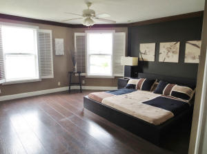 THOROUGHBRED LAKE EST 1 - Residential