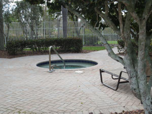 THOROUGHBRED LAKE EST 1 - Residential