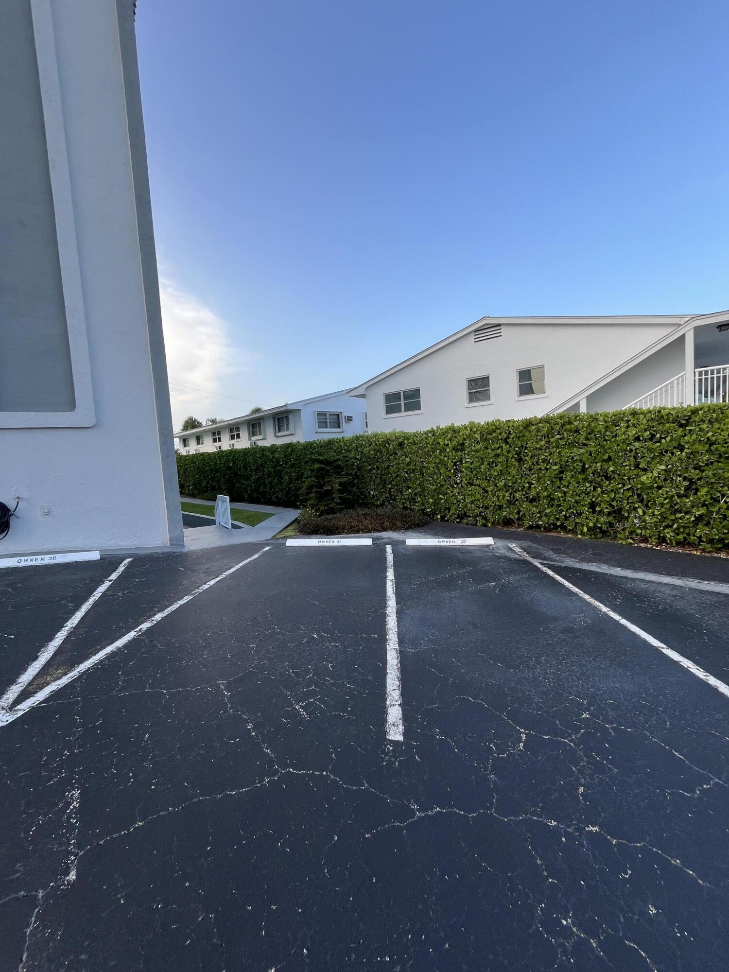 SHUTTERS CONDO - Residential