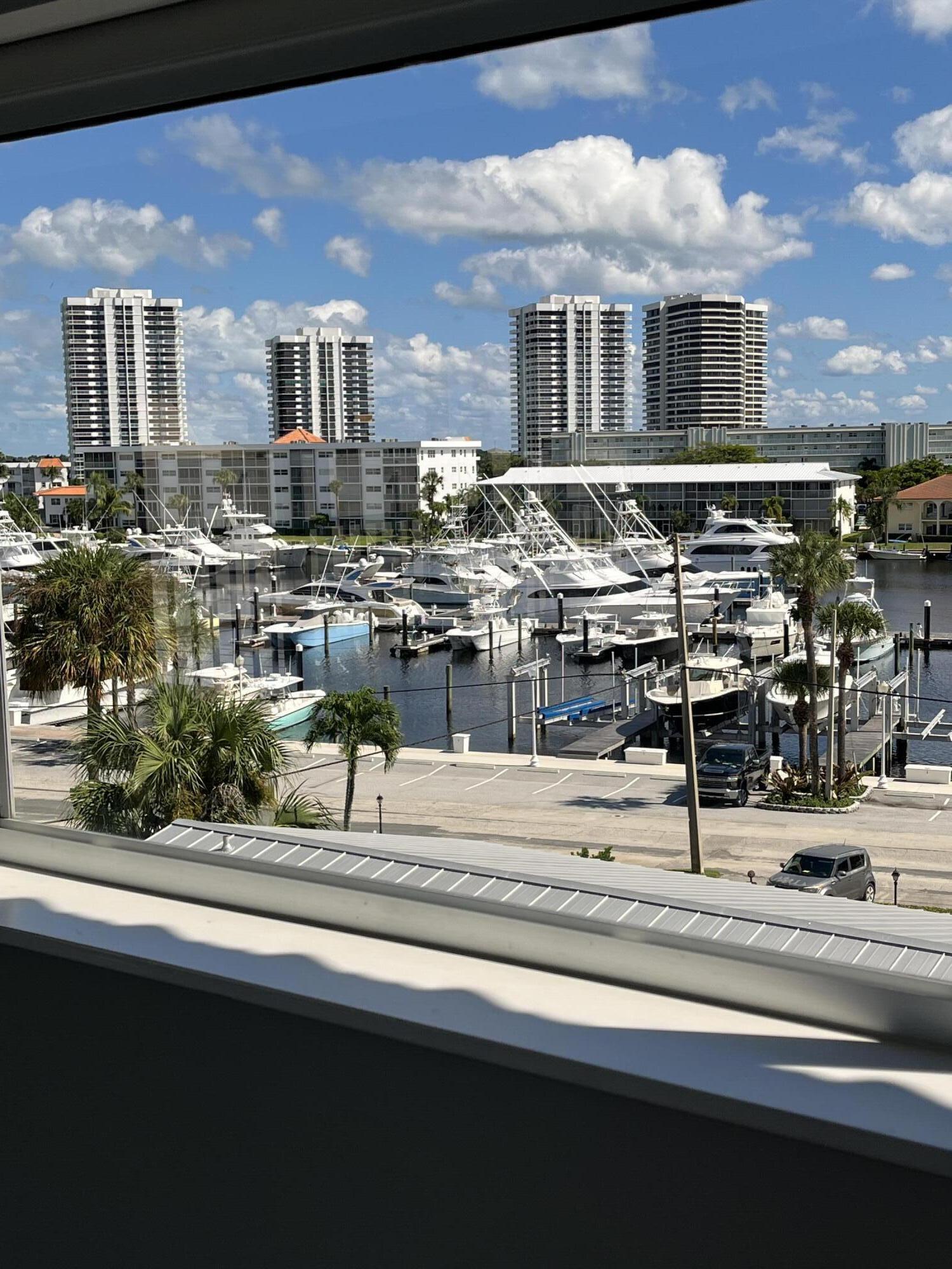 SHUTTERS CONDO - Residential