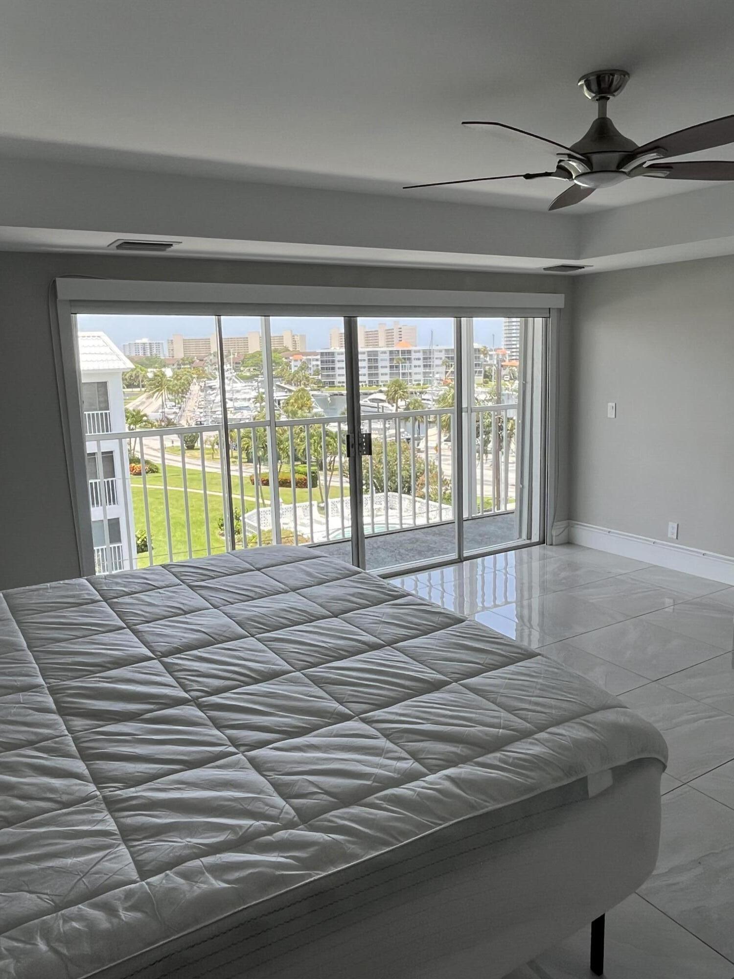 SHUTTERS CONDO - Residential