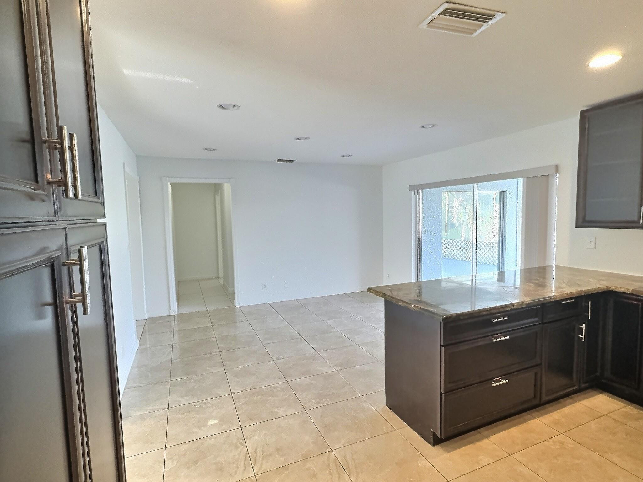 Springtree Lakes 79-12 B - Residential Lease