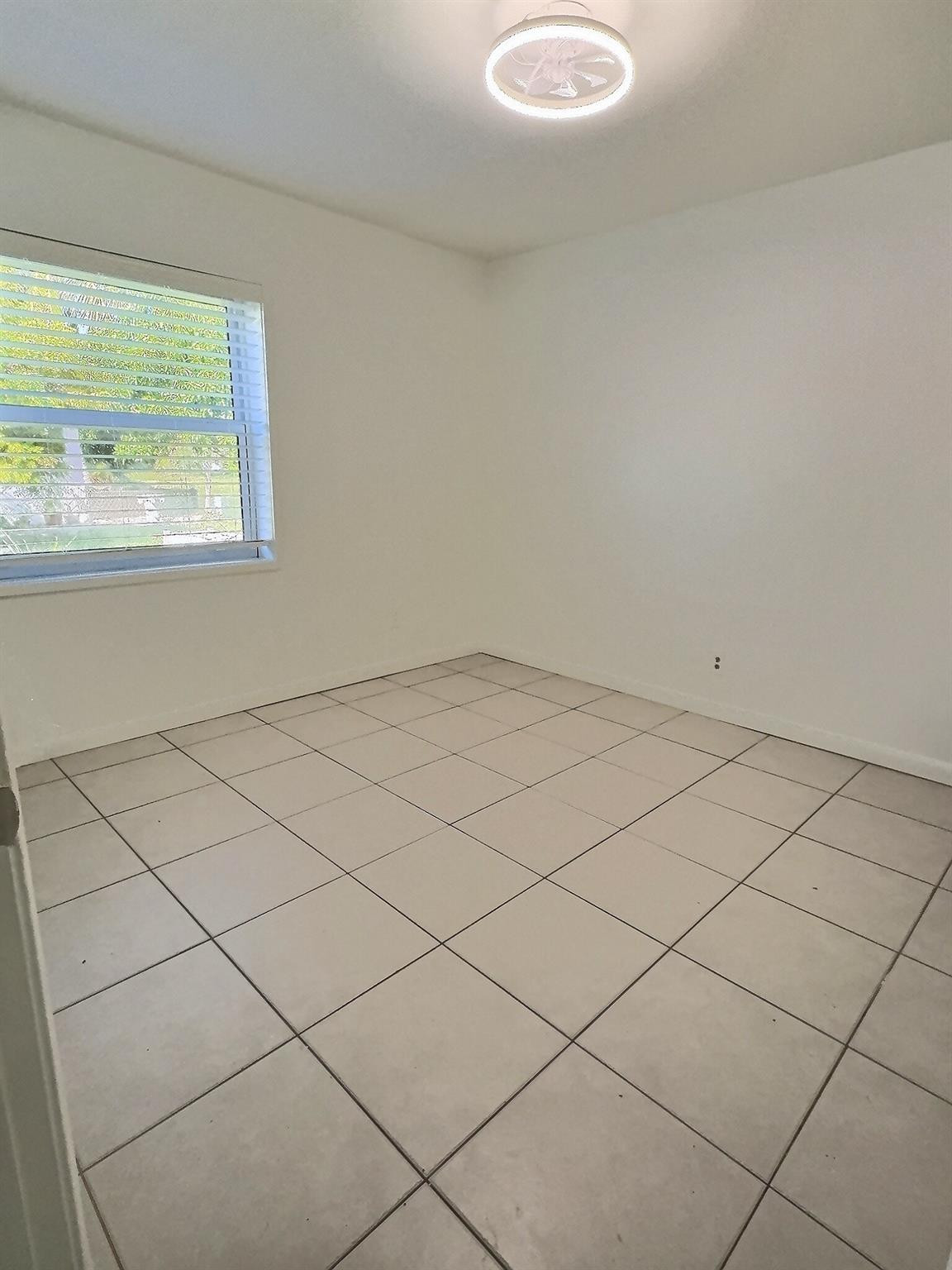 Springtree Lakes 79-12 B - Residential Lease