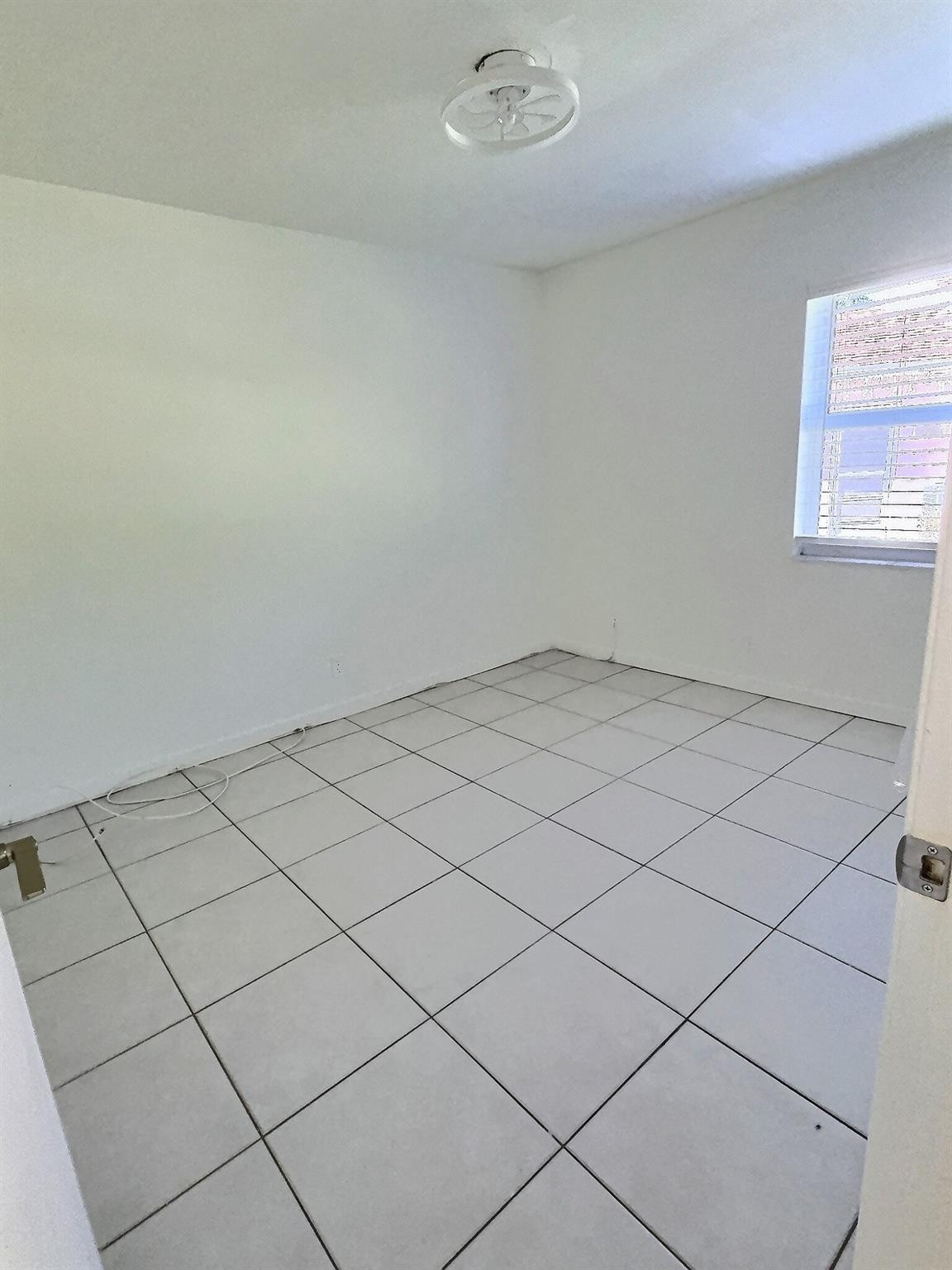 Springtree Lakes 79-12 B - Residential Lease