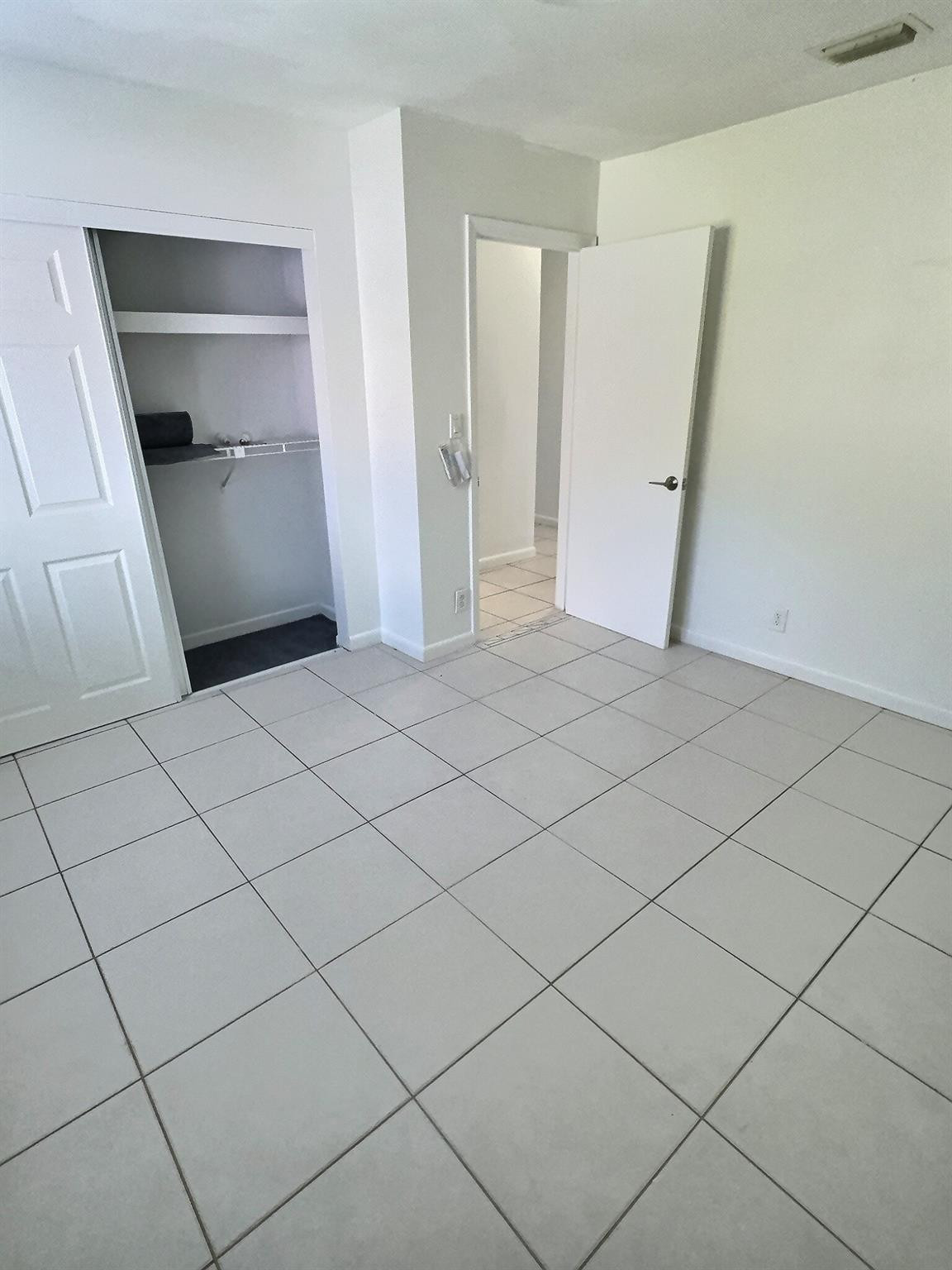 Springtree Lakes 79-12 B - Residential Lease