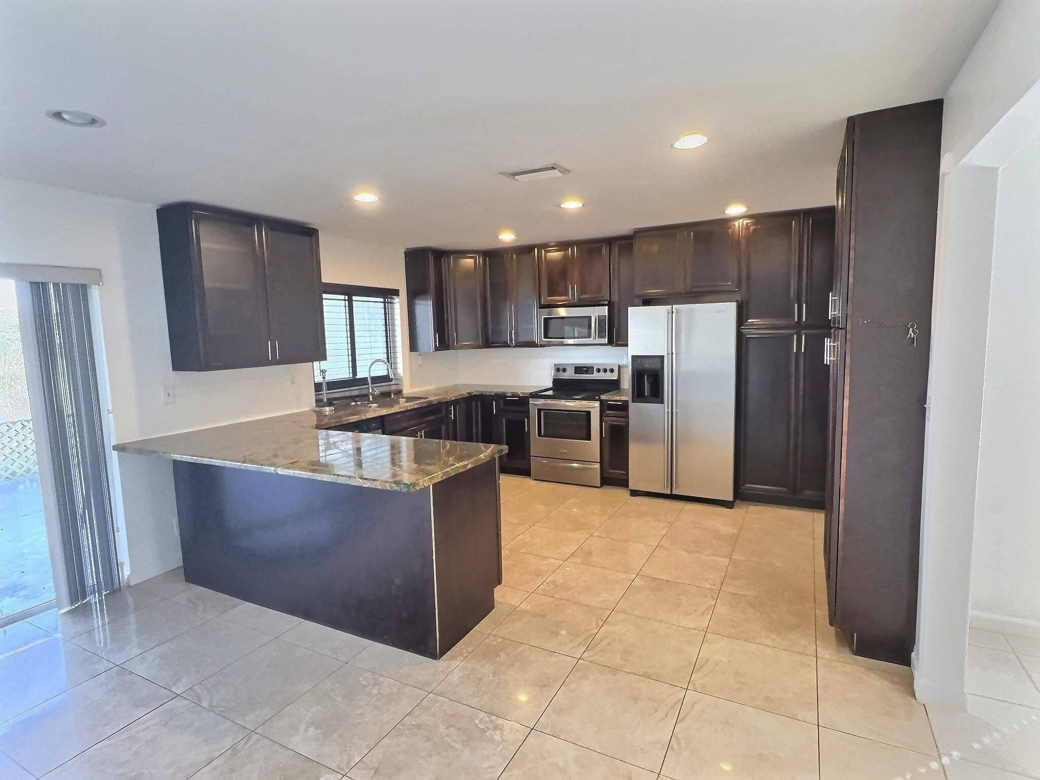 Springtree Lakes 79-12 B - Residential Lease