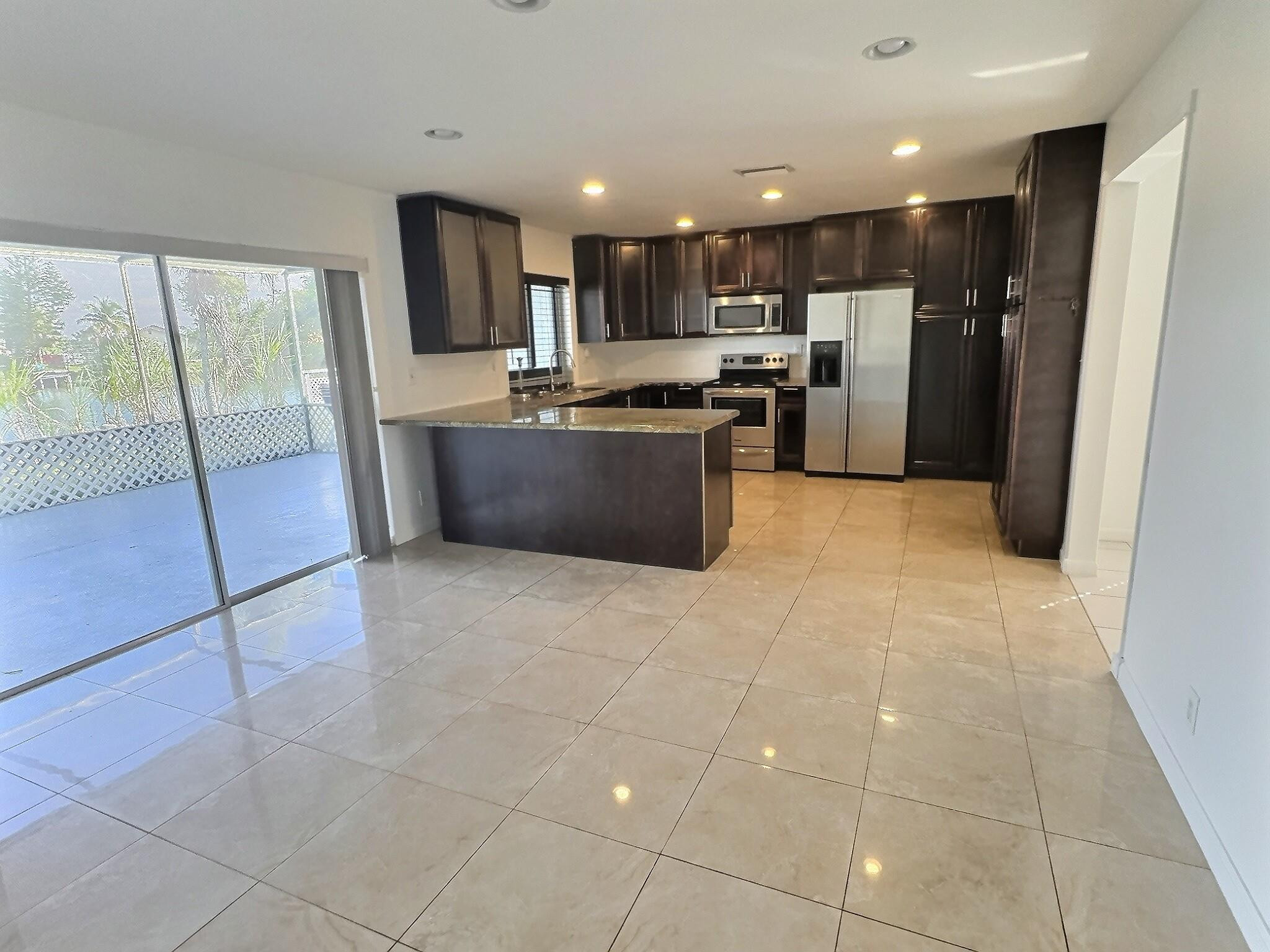 Springtree Lakes 79-12 B - Residential Lease