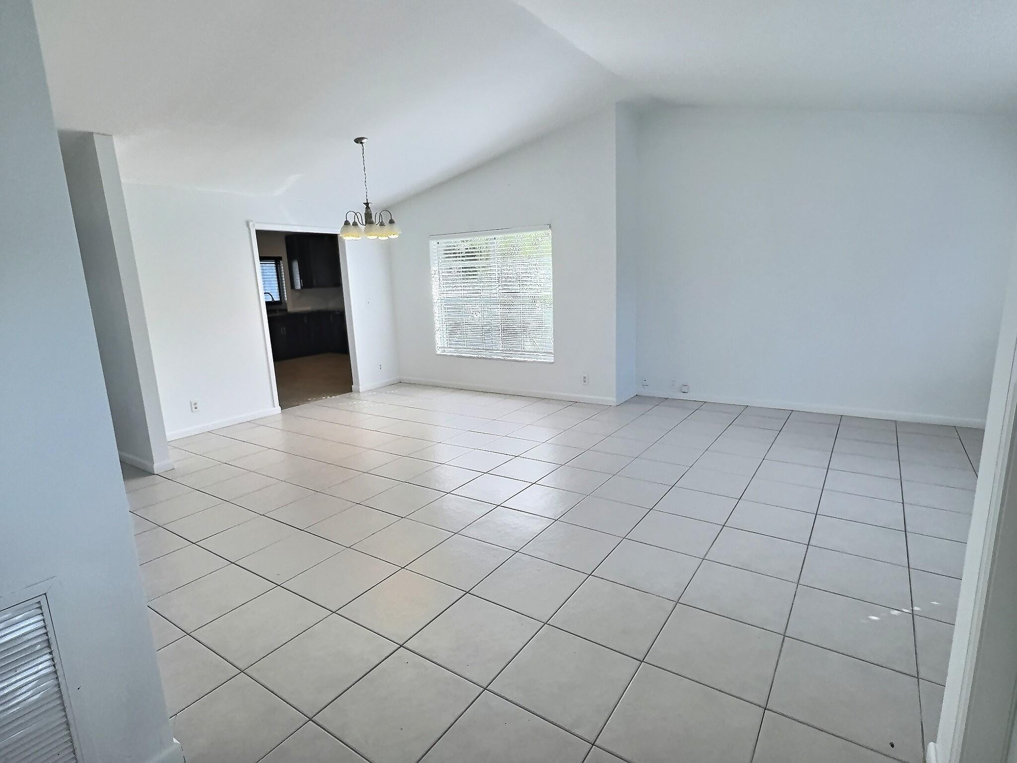 Springtree Lakes 79-12 B - Residential Lease