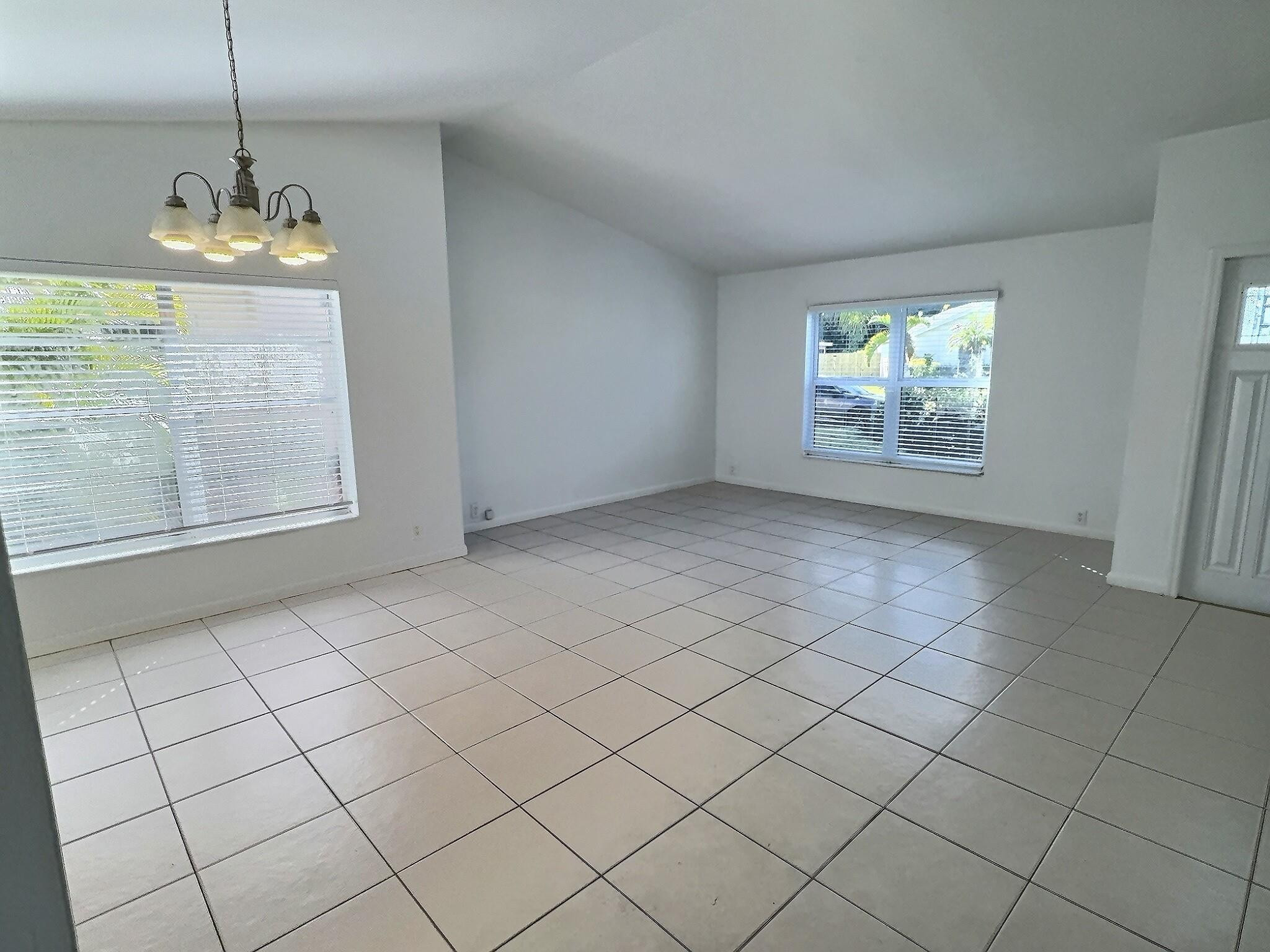 Springtree Lakes 79-12 B - Residential Lease