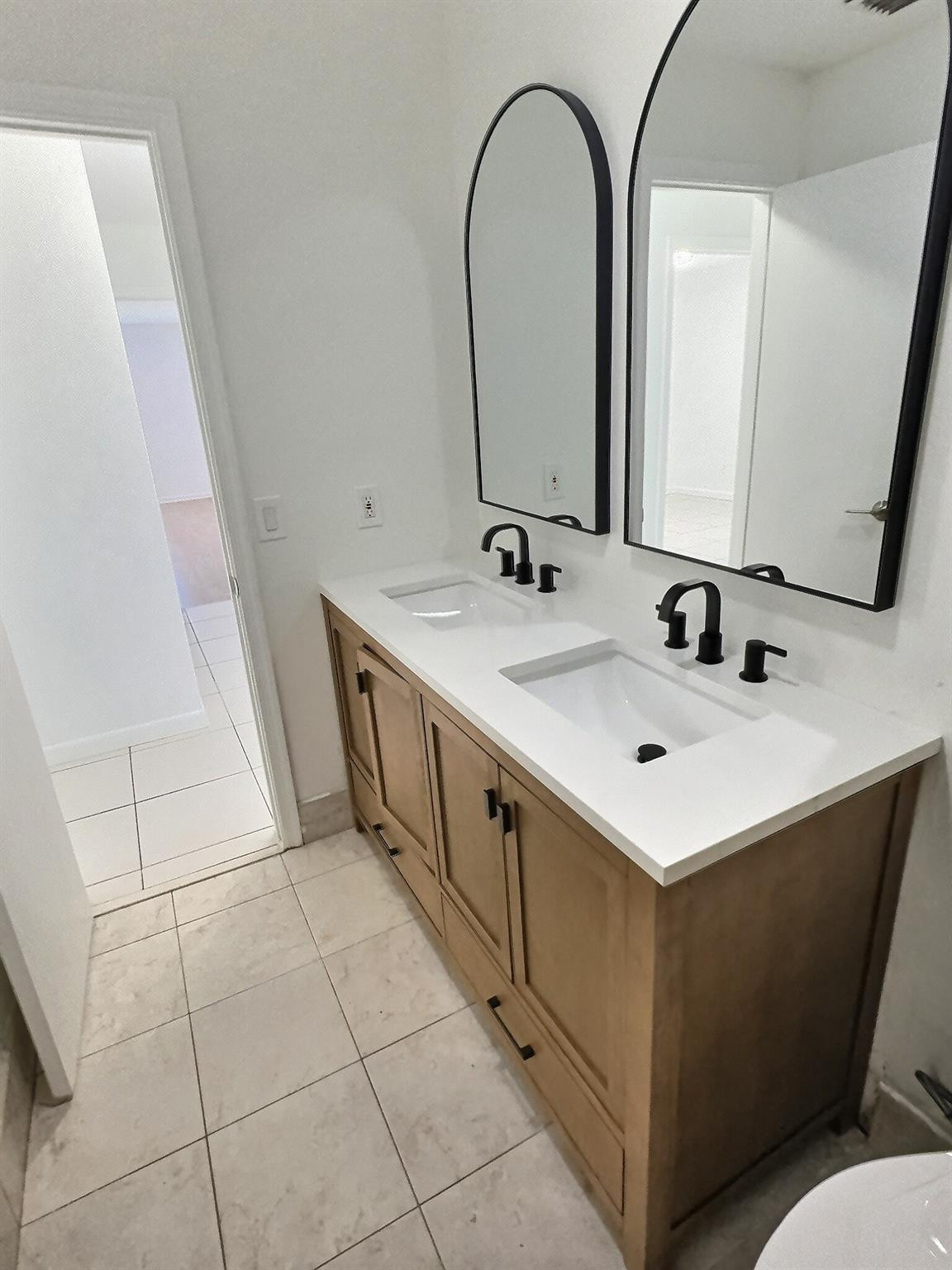 Springtree Lakes 79-12 B - Residential Lease