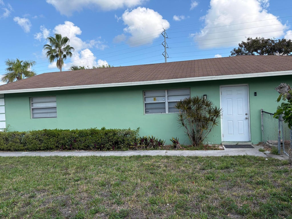 Photo of 5954 BAHAMA Court, West Palm Beach, FL 33407 (MLS # B26079583)