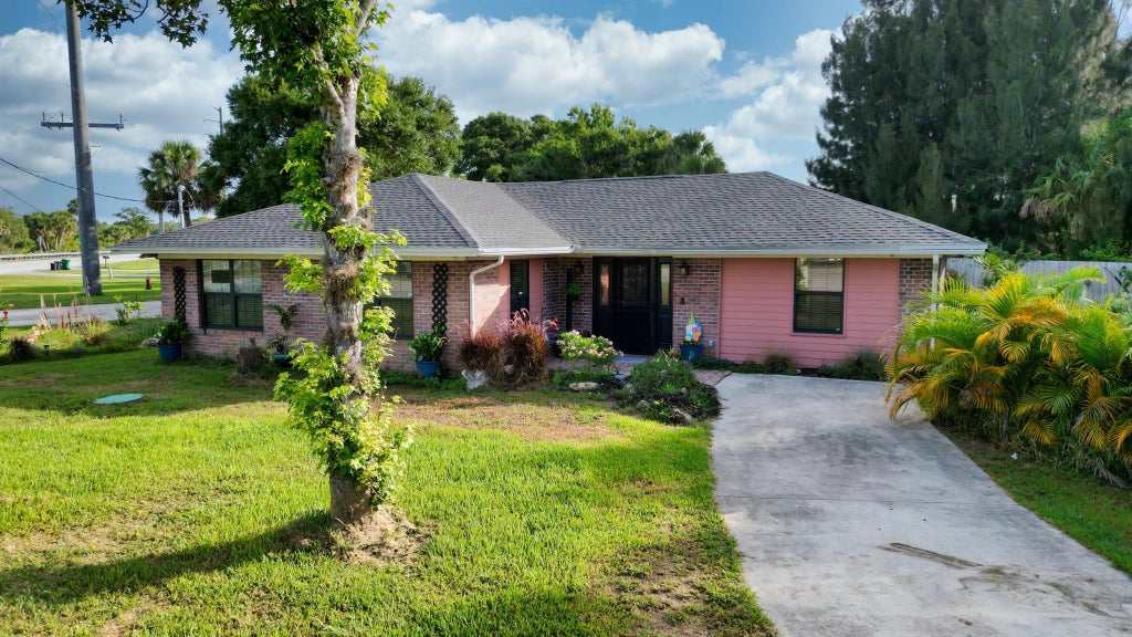 Photo of 6202 Emerson Avenue, Fort Pierce, FL 34951 (MLS # R10904738)