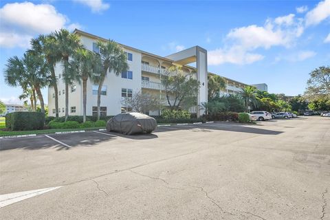 Tiny photo for 3204 Portofino Point #N4, Coconut Creek, FL 33066 (MLS # F10548290)