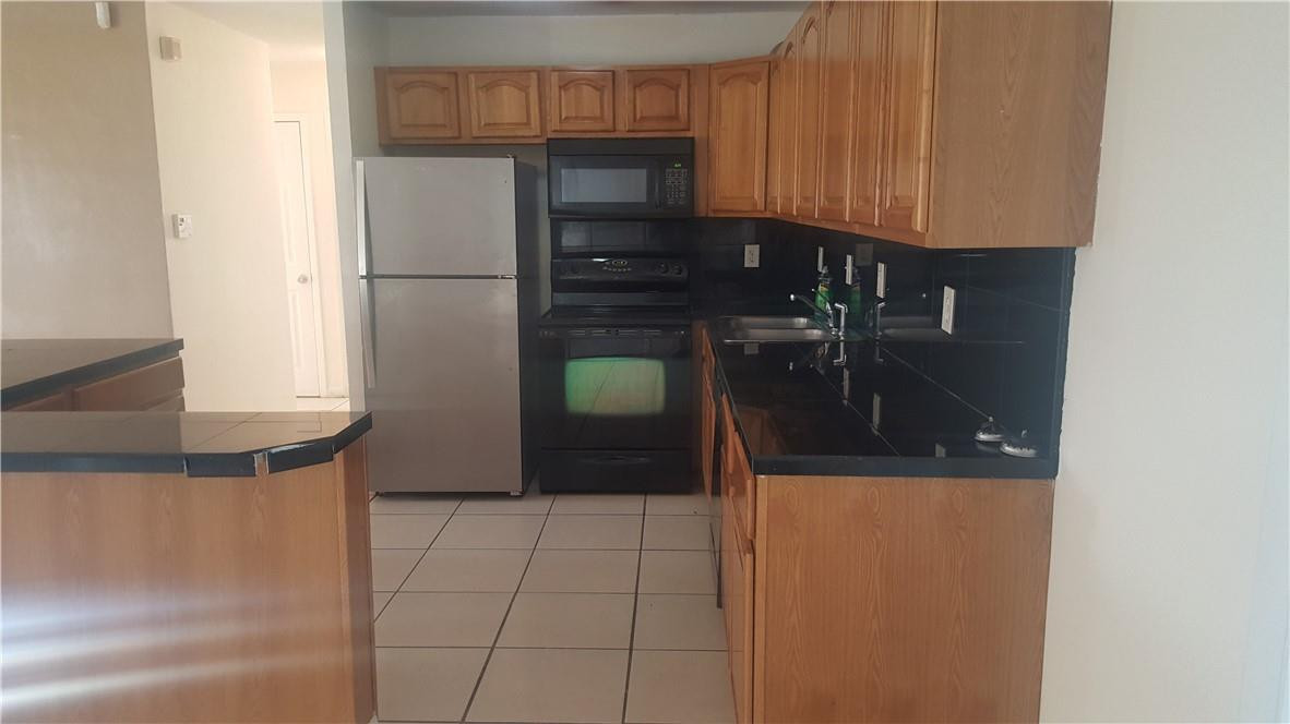 LAUDERDALE LAKES WEST GAT - Residential Lease