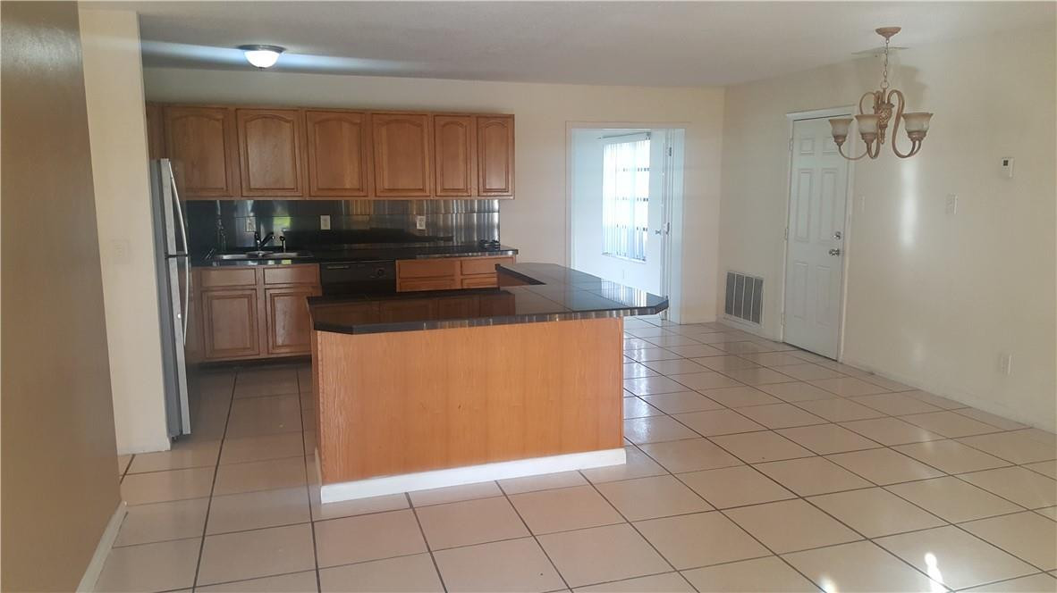 LAUDERDALE LAKES WEST GAT - Residential Lease
