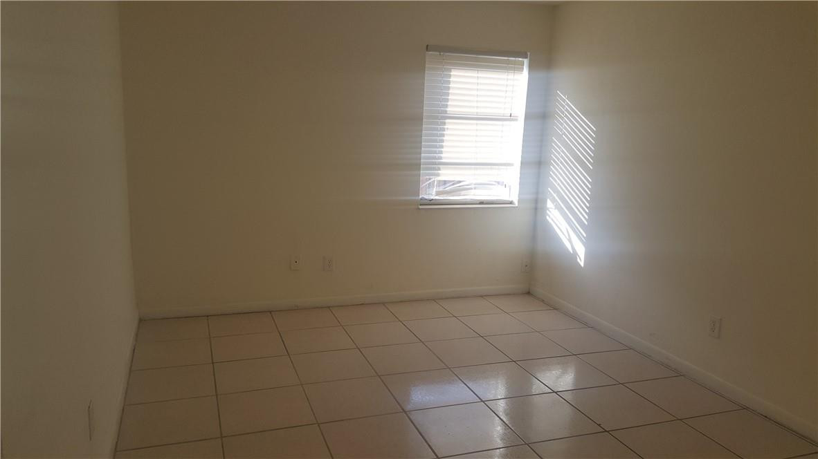 LAUDERDALE LAKES WEST GAT - Residential Lease