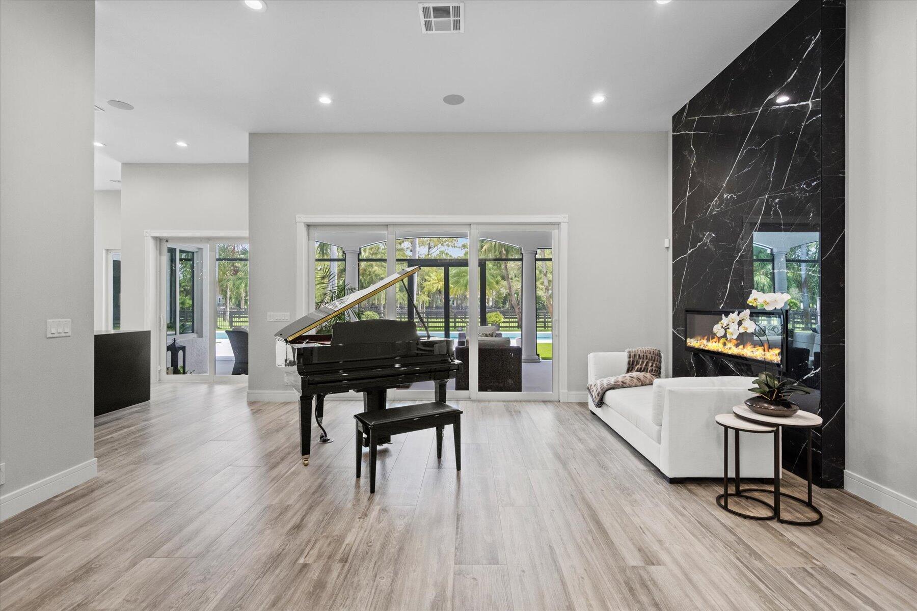 PADDOCK PARK 2 OF WELLING - Residential