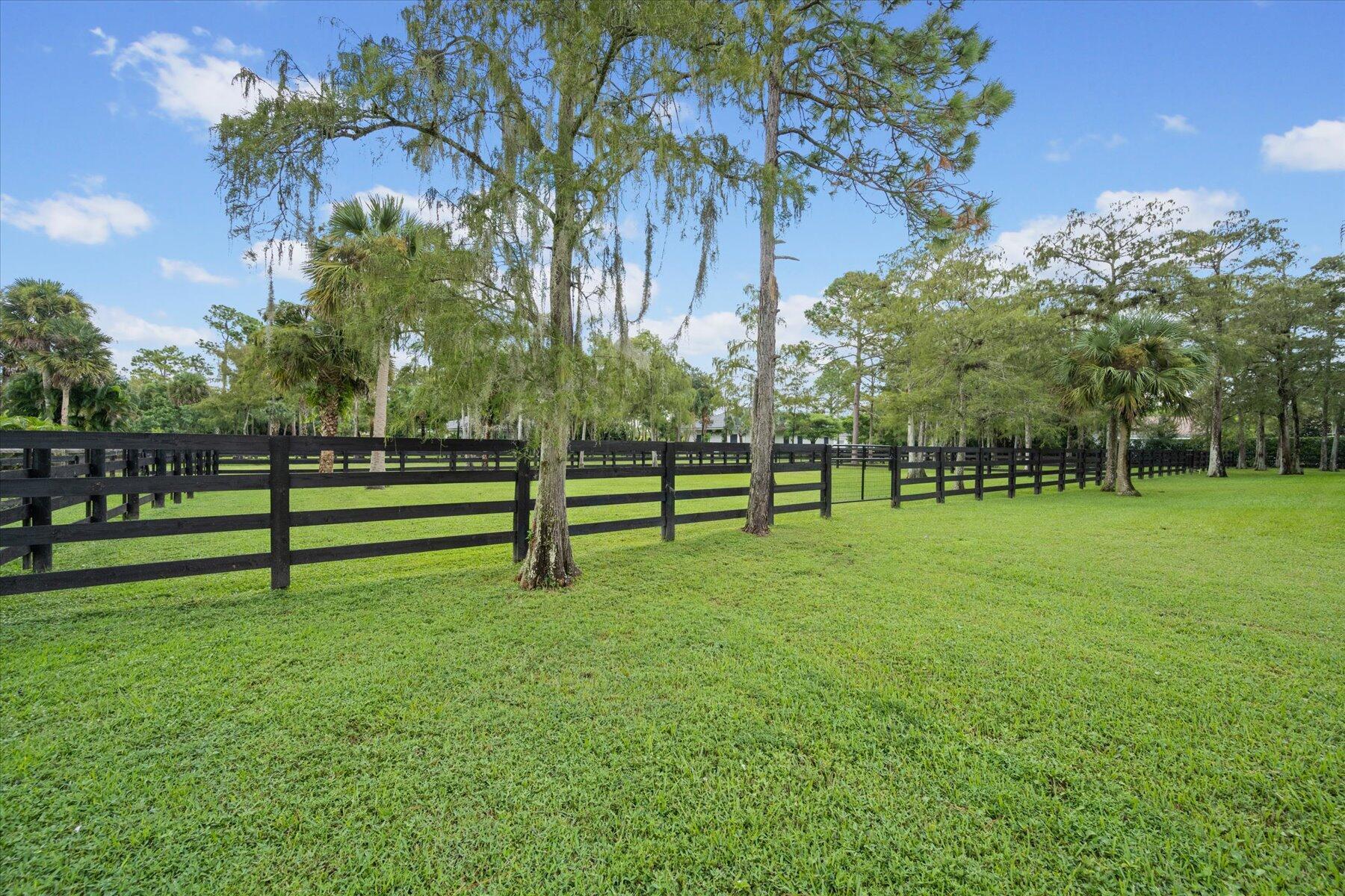 PADDOCK PARK 2 OF WELLING - Residential