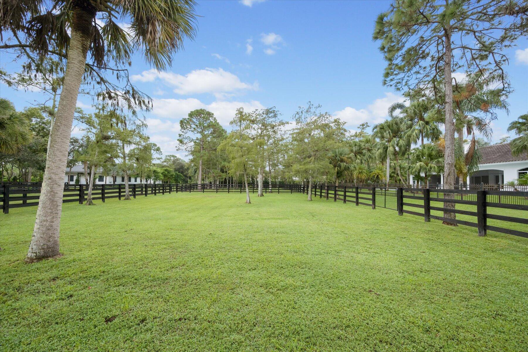 PADDOCK PARK 2 OF WELLING - Residential