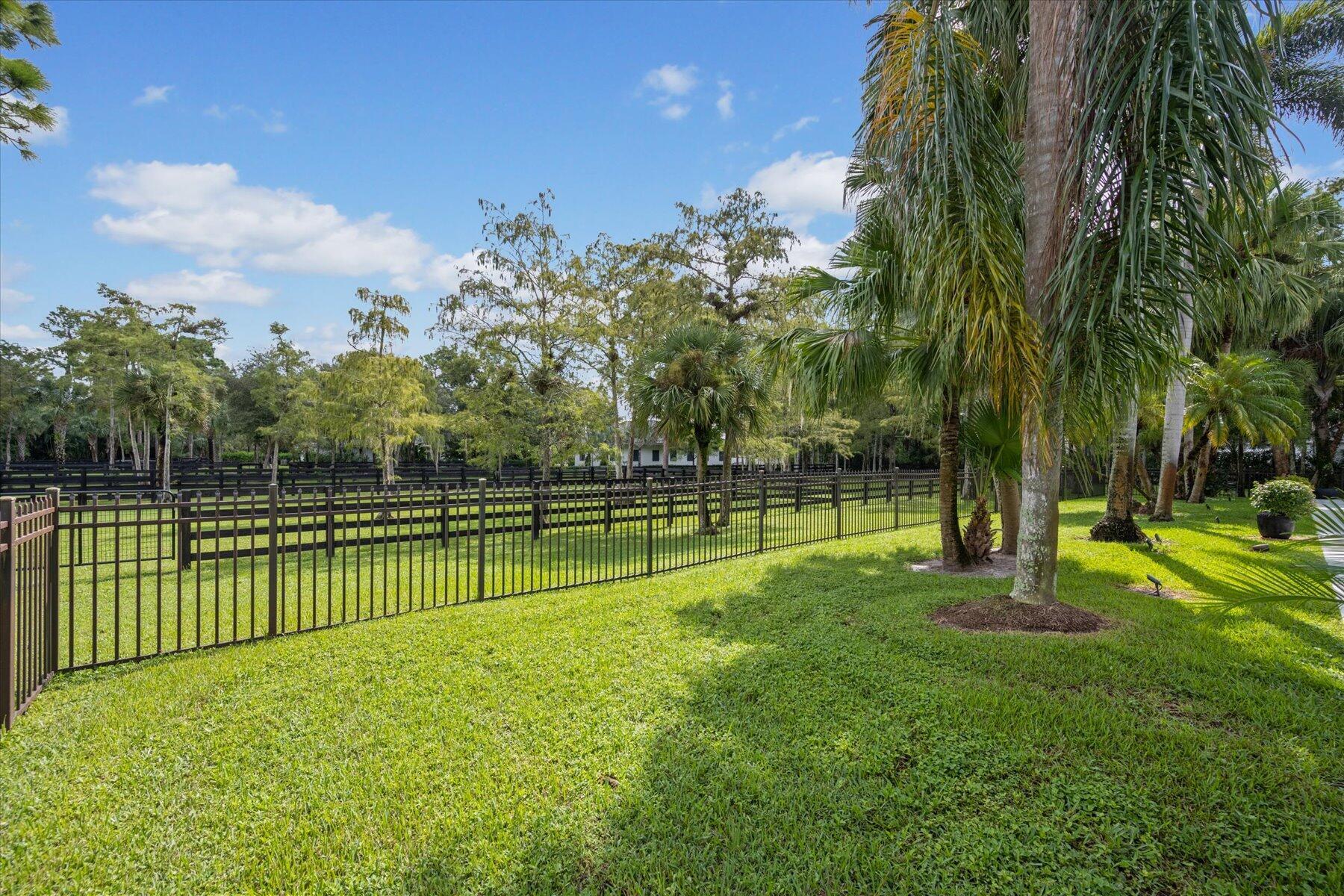 PADDOCK PARK 2 OF WELLING - Residential