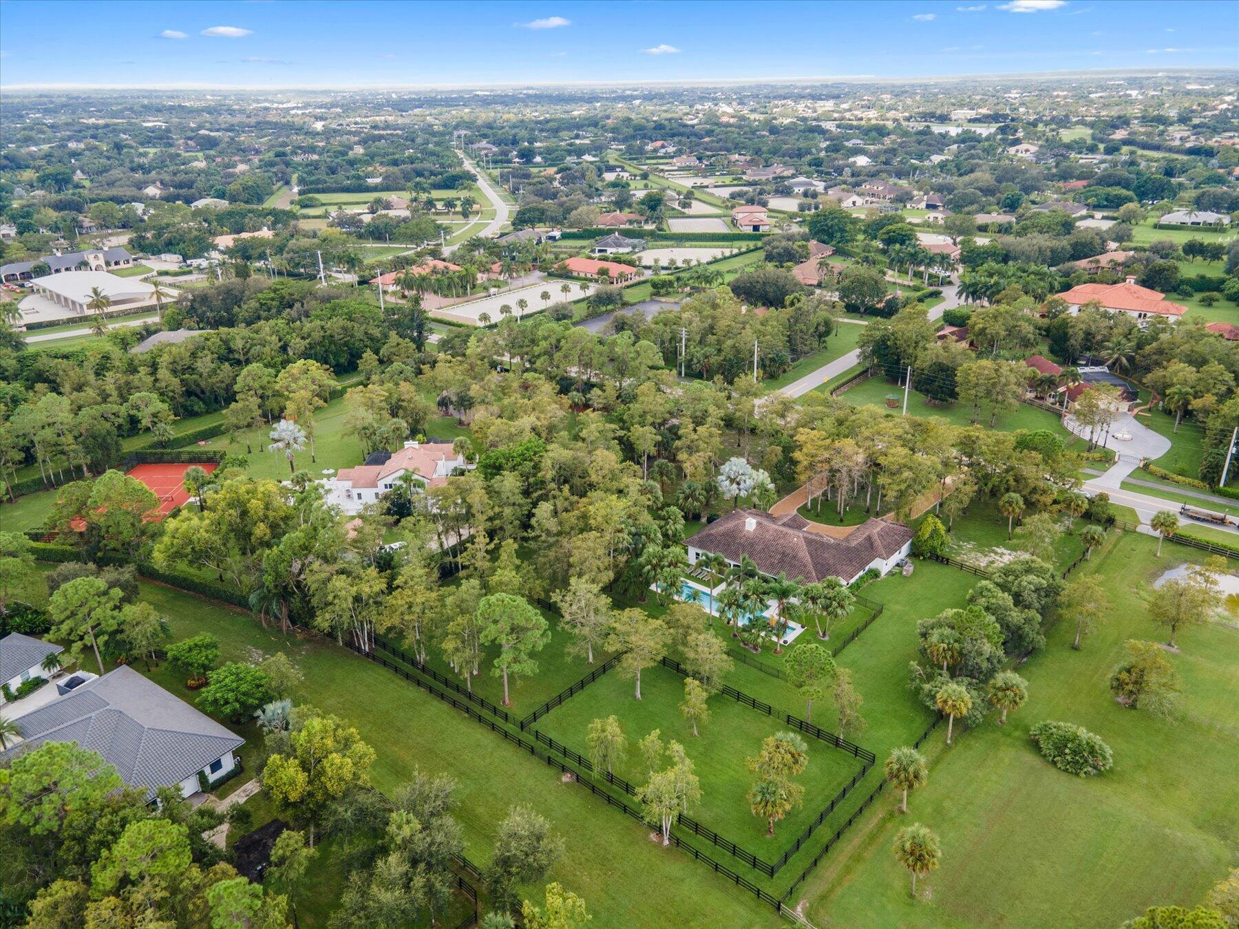 PADDOCK PARK 2 OF WELLING - Residential