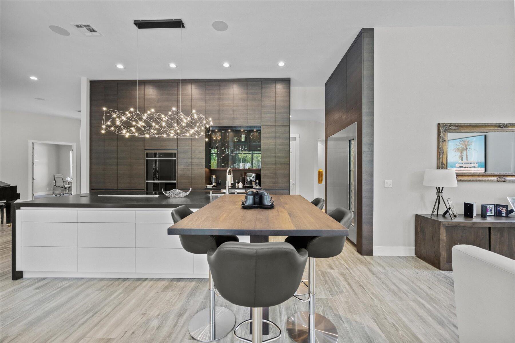 PADDOCK PARK 2 OF WELLING - Residential